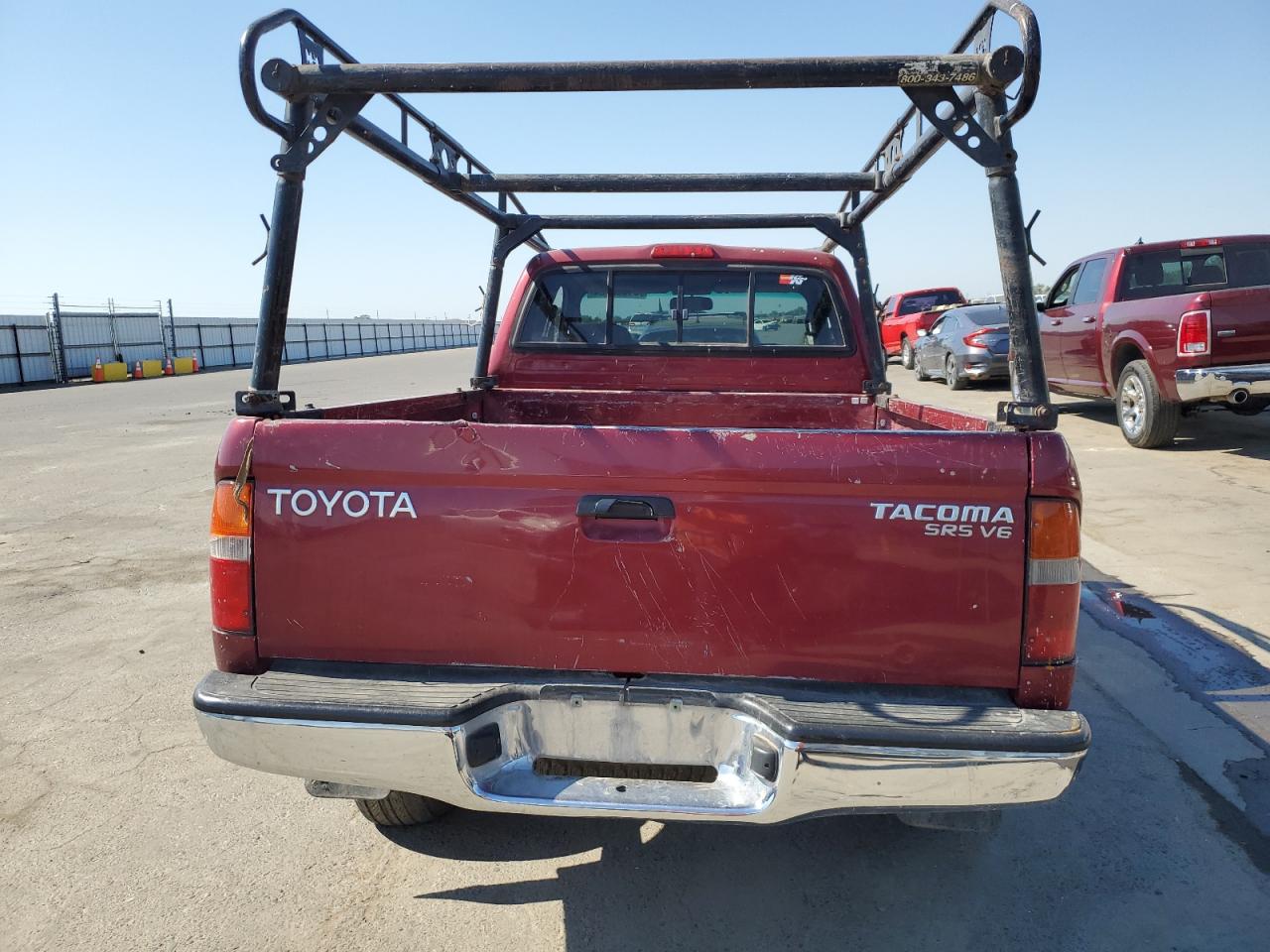 2000 Toyota Tacoma Xtracab VIN: 4TAWN72N7YZ667941 Lot: 61563424