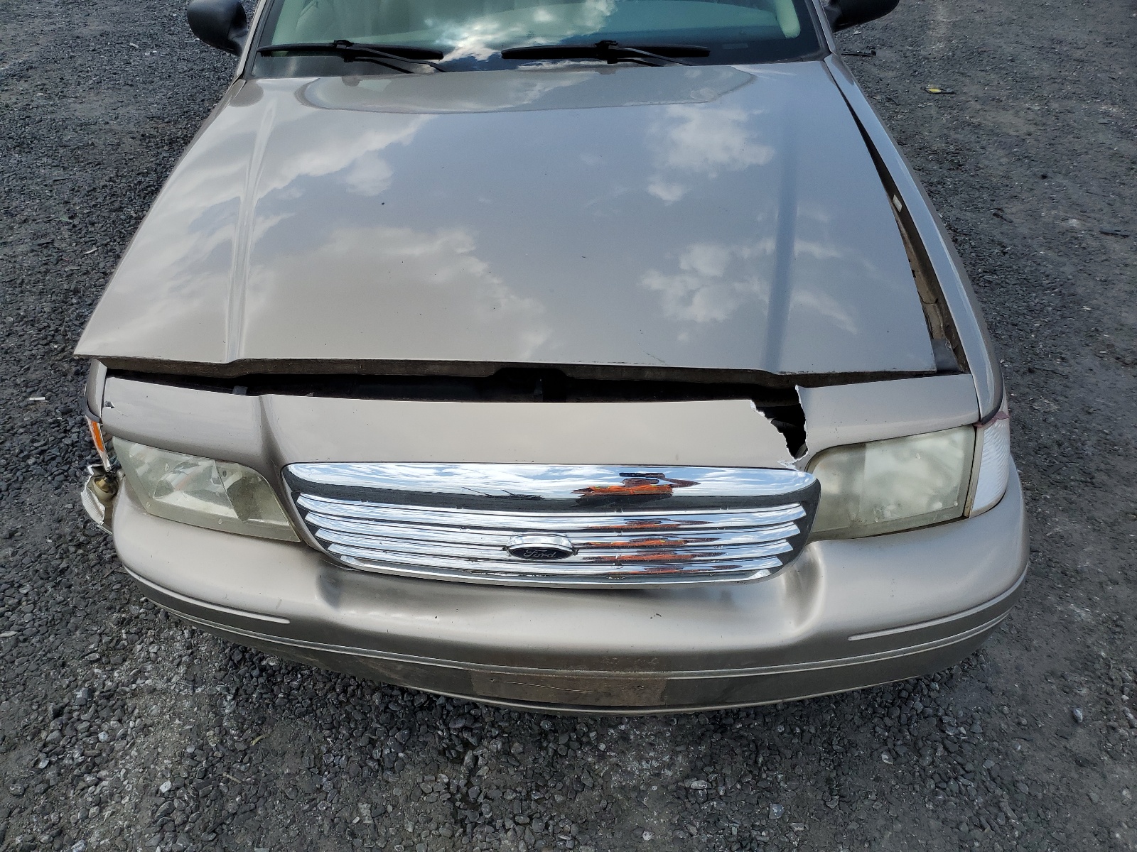 2FAFP74W04X150474 2004 Ford Crown Victoria Lx