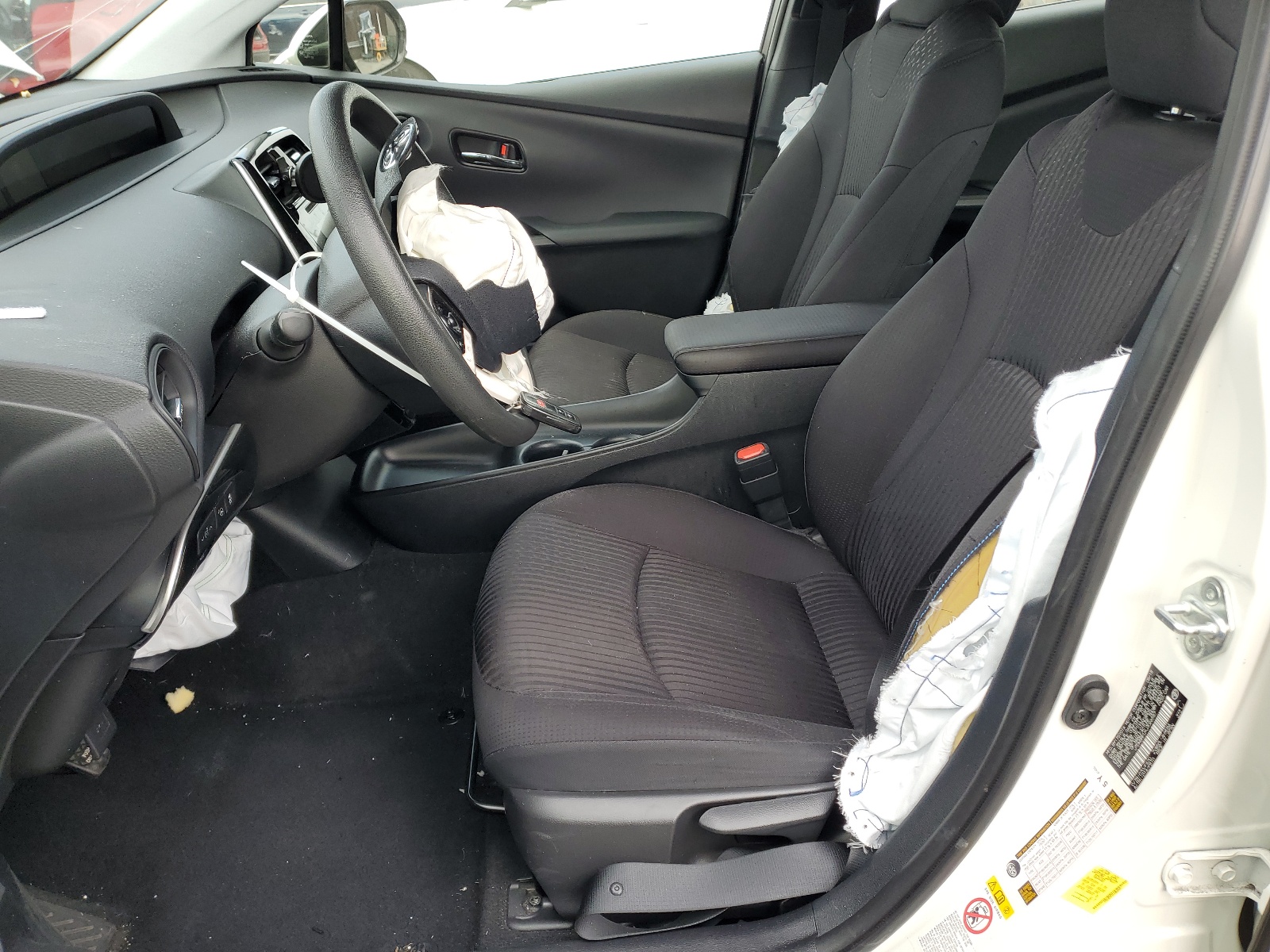 JTDKBRFUXJ3066587 2018 Toyota Prius