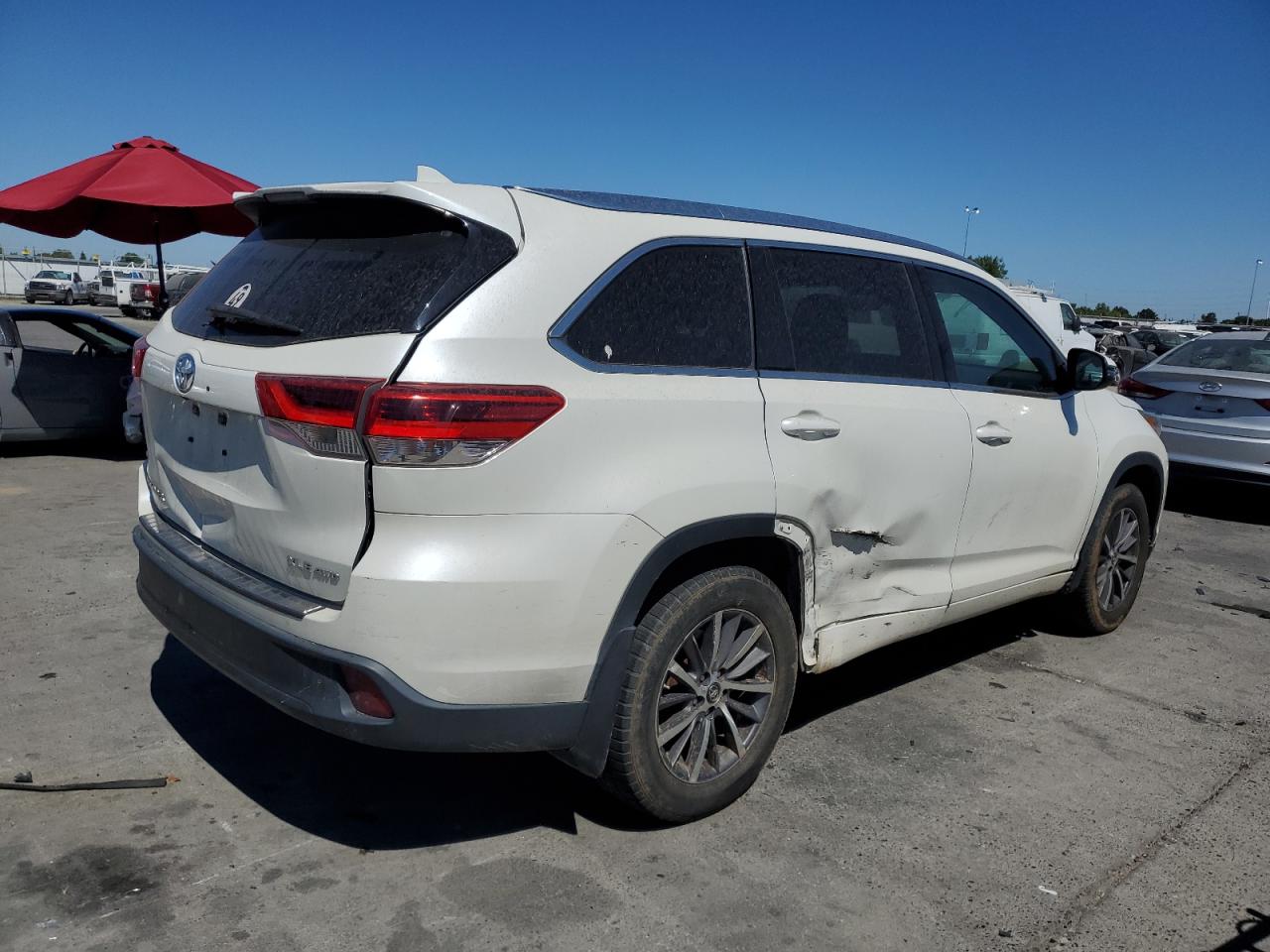2017 Toyota Highlander Se VIN: 5TDJZRFH1HS520342 Lot: 62900704