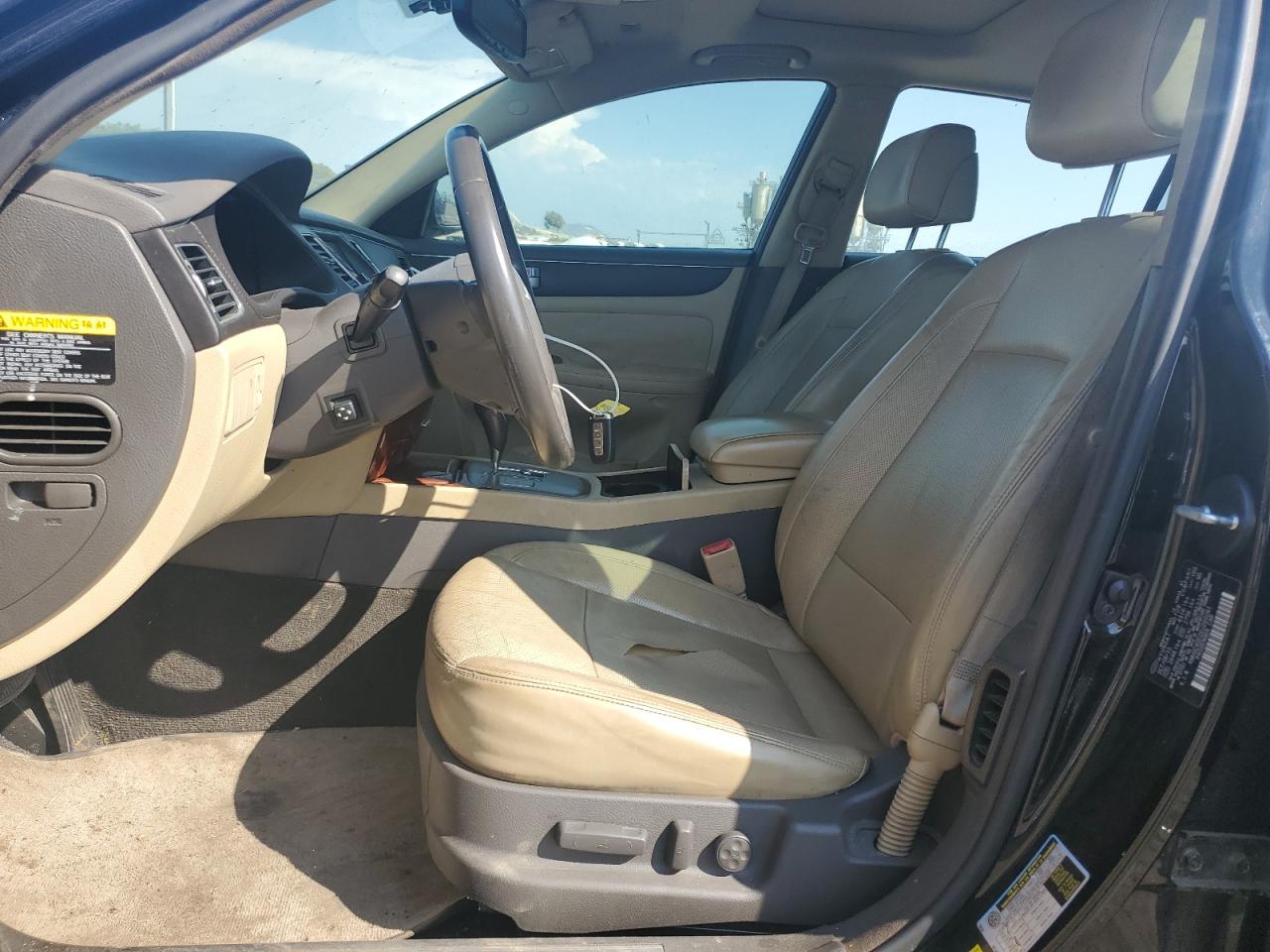 2014 Hyundai Genesis 3.8L VIN: KMHGC4DD2EU260261 Lot: 68700505