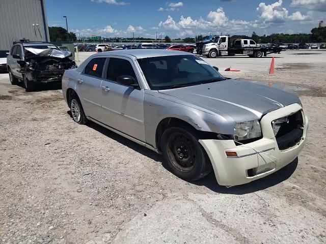 2007 Chrysler 300 VIN: 2C3KA43RX7H639598 Lot: 63872484
