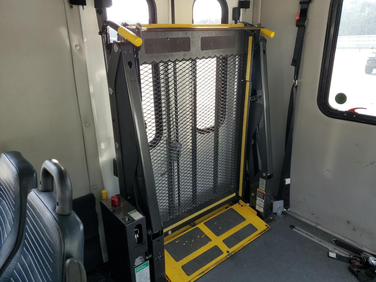 2014 Ford Econoline E350 Super Duty Cutaway Van VIN: 1FDEE3FL6EDB17958 Lot: 69126704