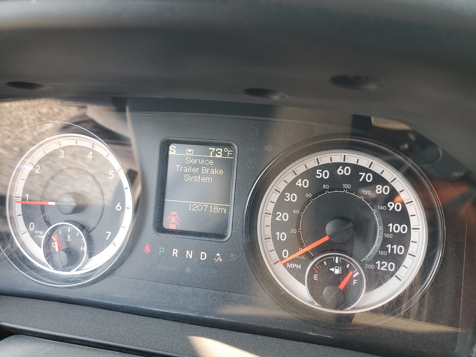 1C6RR7GT1JS148676 2018 Ram 1500 Slt