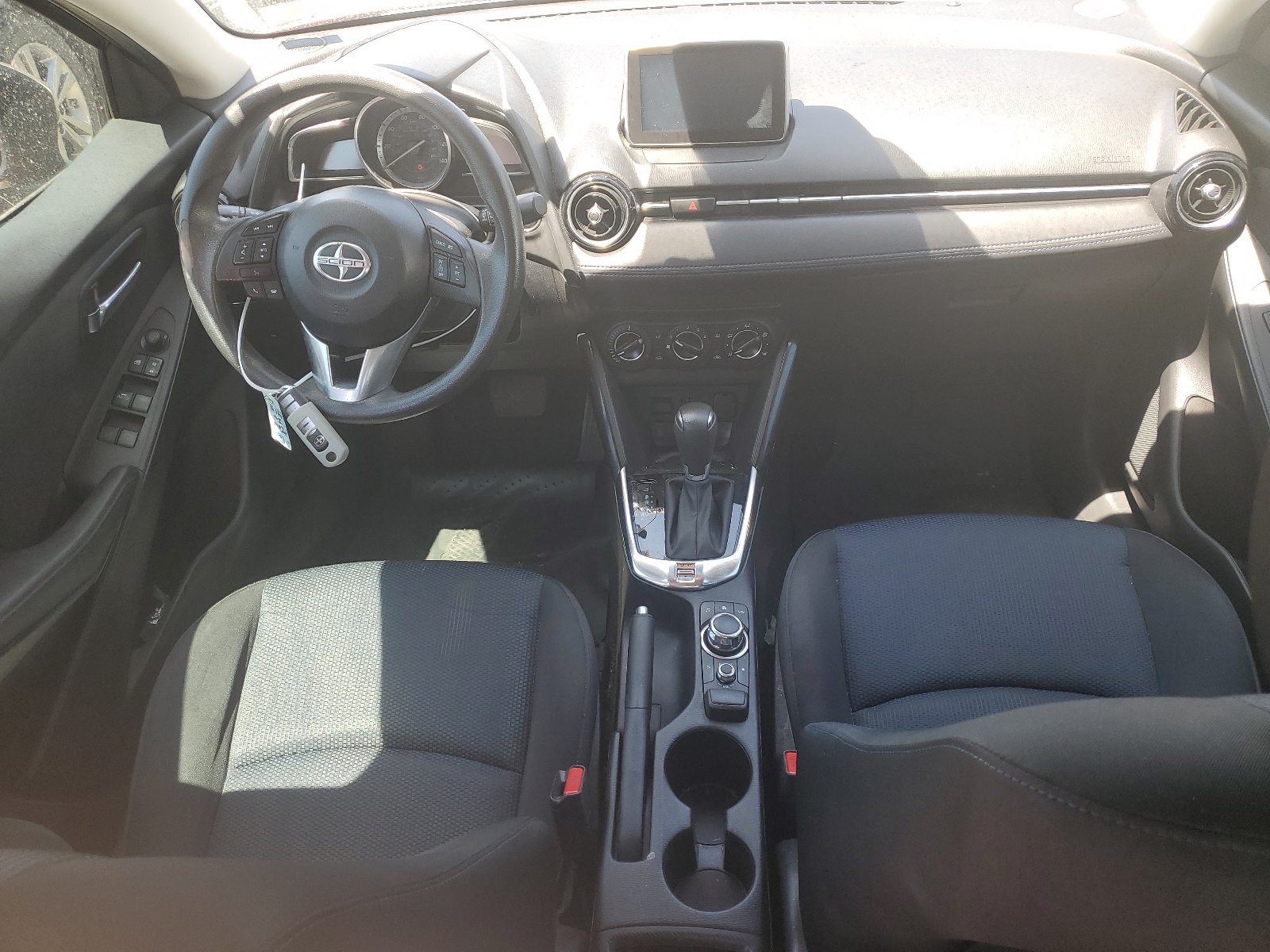 3MYDLBZV1GY104677 2016 Toyota Scion Ia