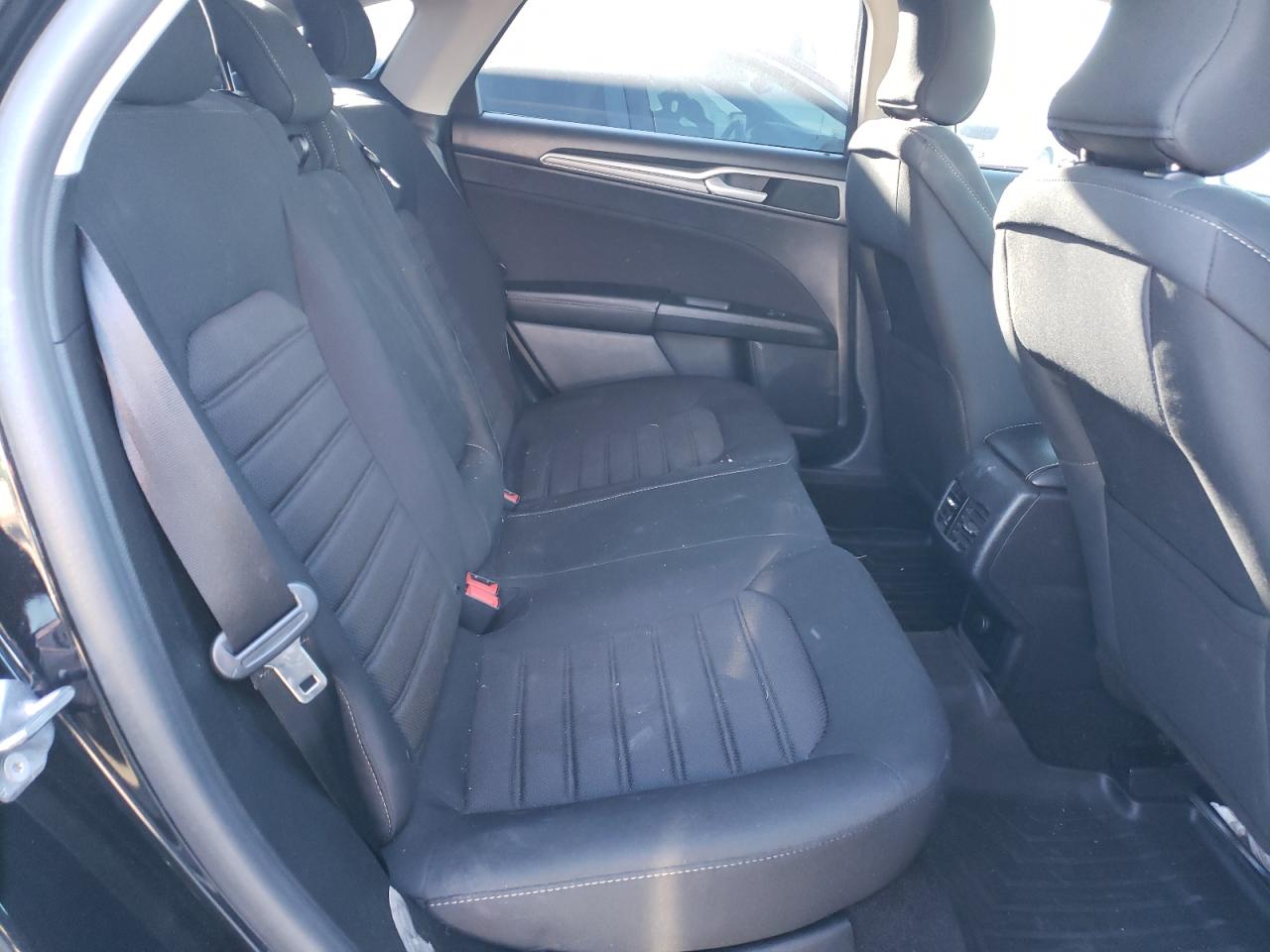 2019 Ford Fusion Se VIN: 3FA6P0LU9KR242024 Lot: 64708894