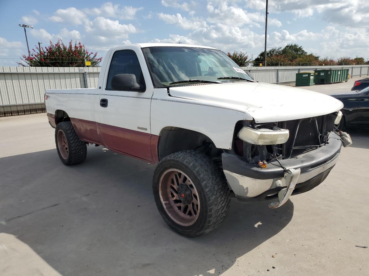 2000 Chevrolet Silverado - Image 4