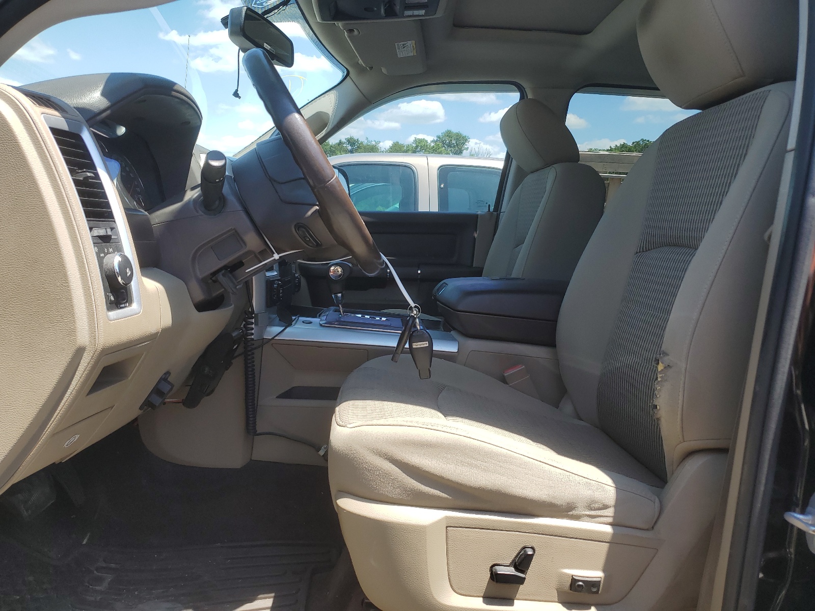 1D7RV1CT3BS589028 2011 Dodge Ram 1500