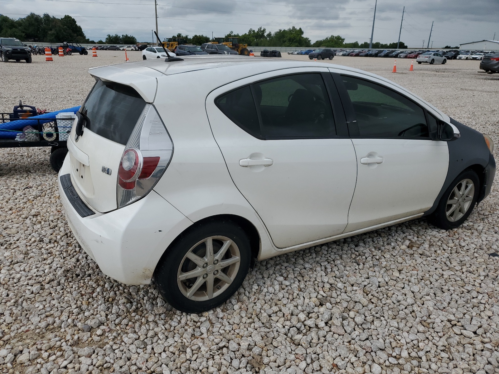 2013 Toyota Prius C vin: JTDKDTB39D1544051