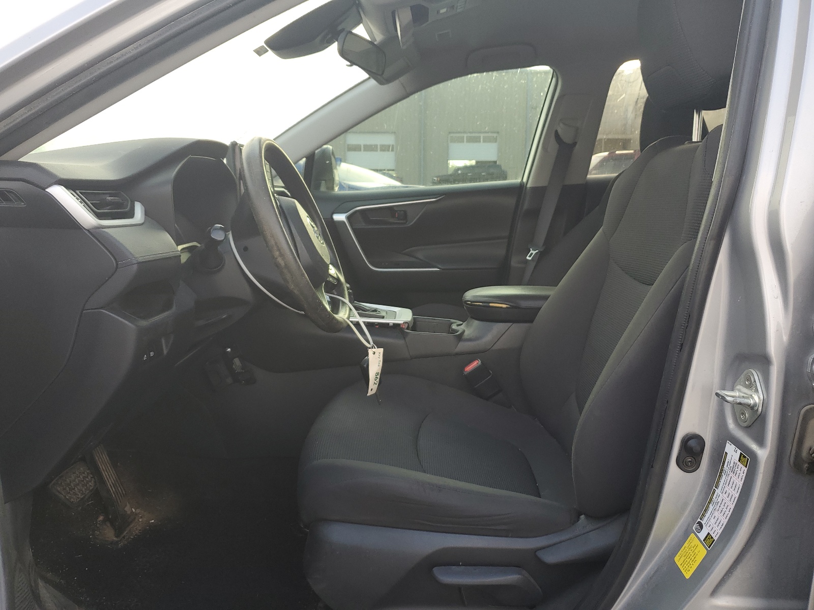 2T3H1RFV9LW079711 2020 Toyota Rav4 Le