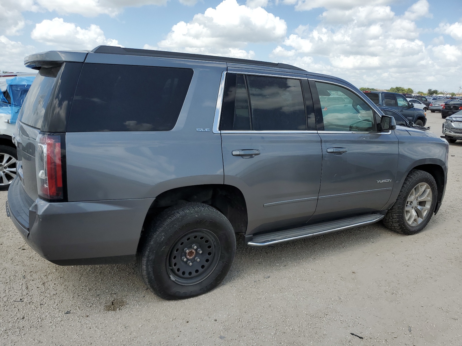 2020 GMC Yukon Sle vin: 1GKS1AKC2LR187068