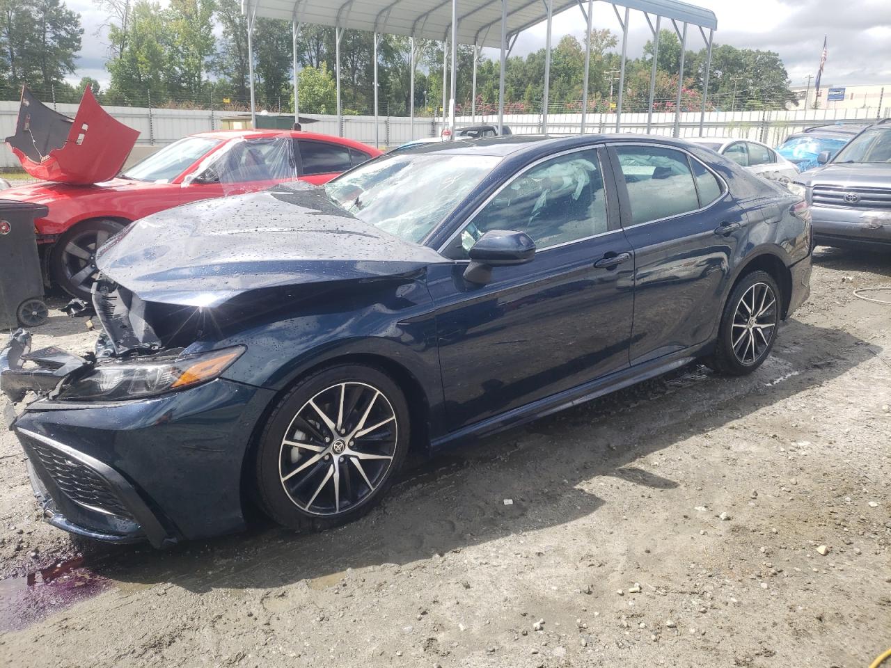 4T1G11AK7MU604558 2021 TOYOTA CAMRY - Image 1