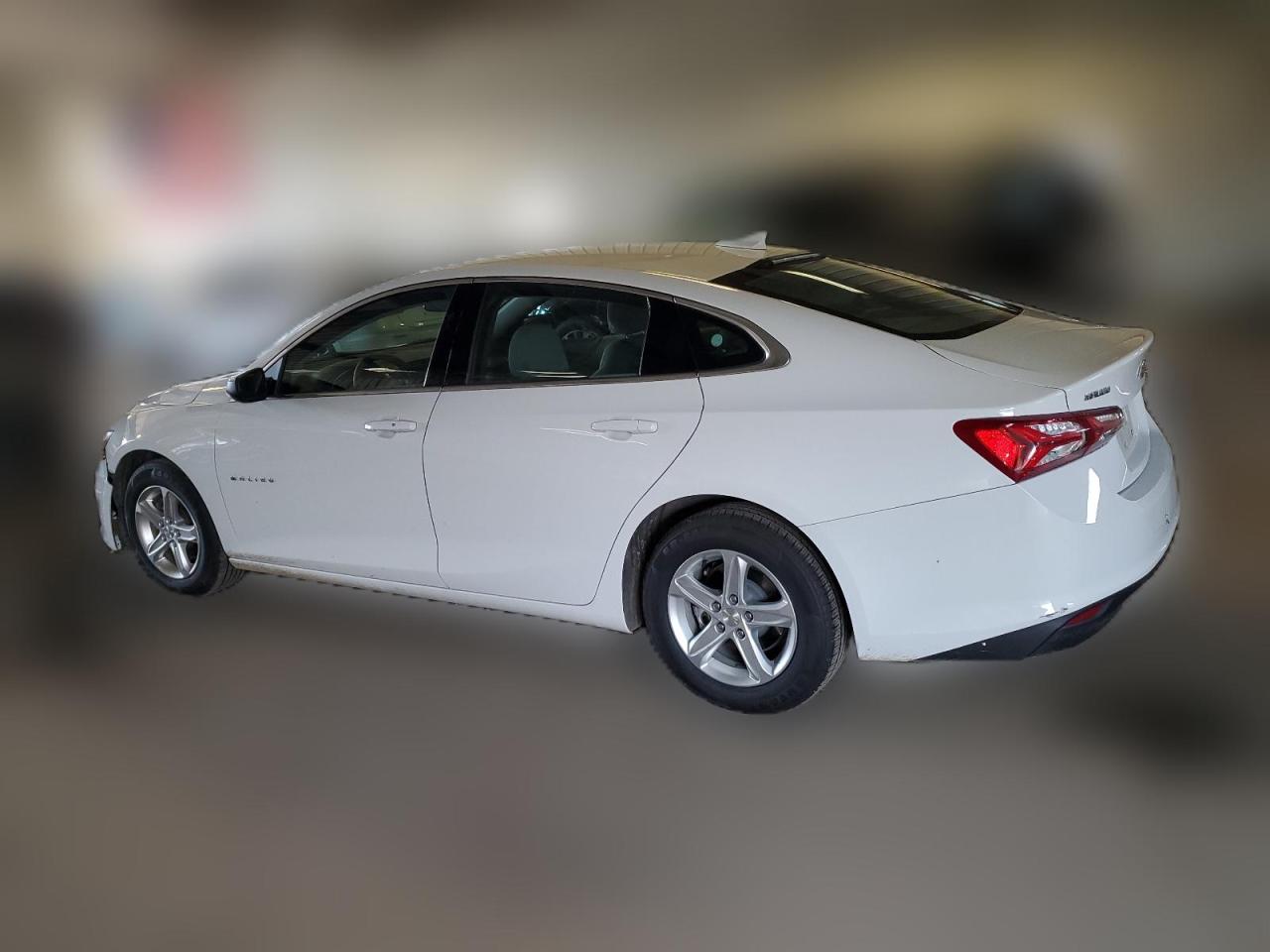 2022 Chevrolet Malibu - Image 2