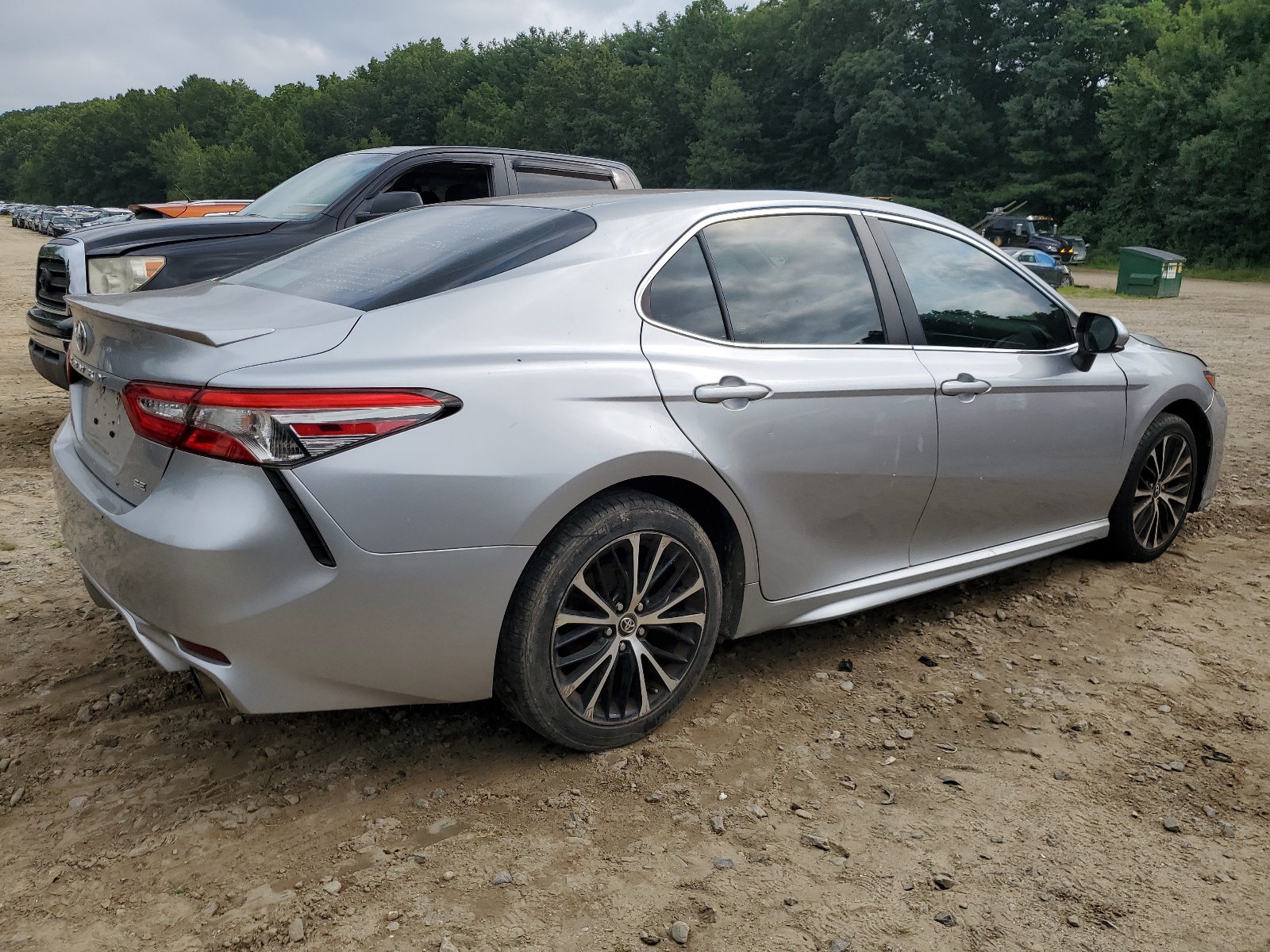 2018 Toyota Camry L vin: 4T1B11HK1JU562402