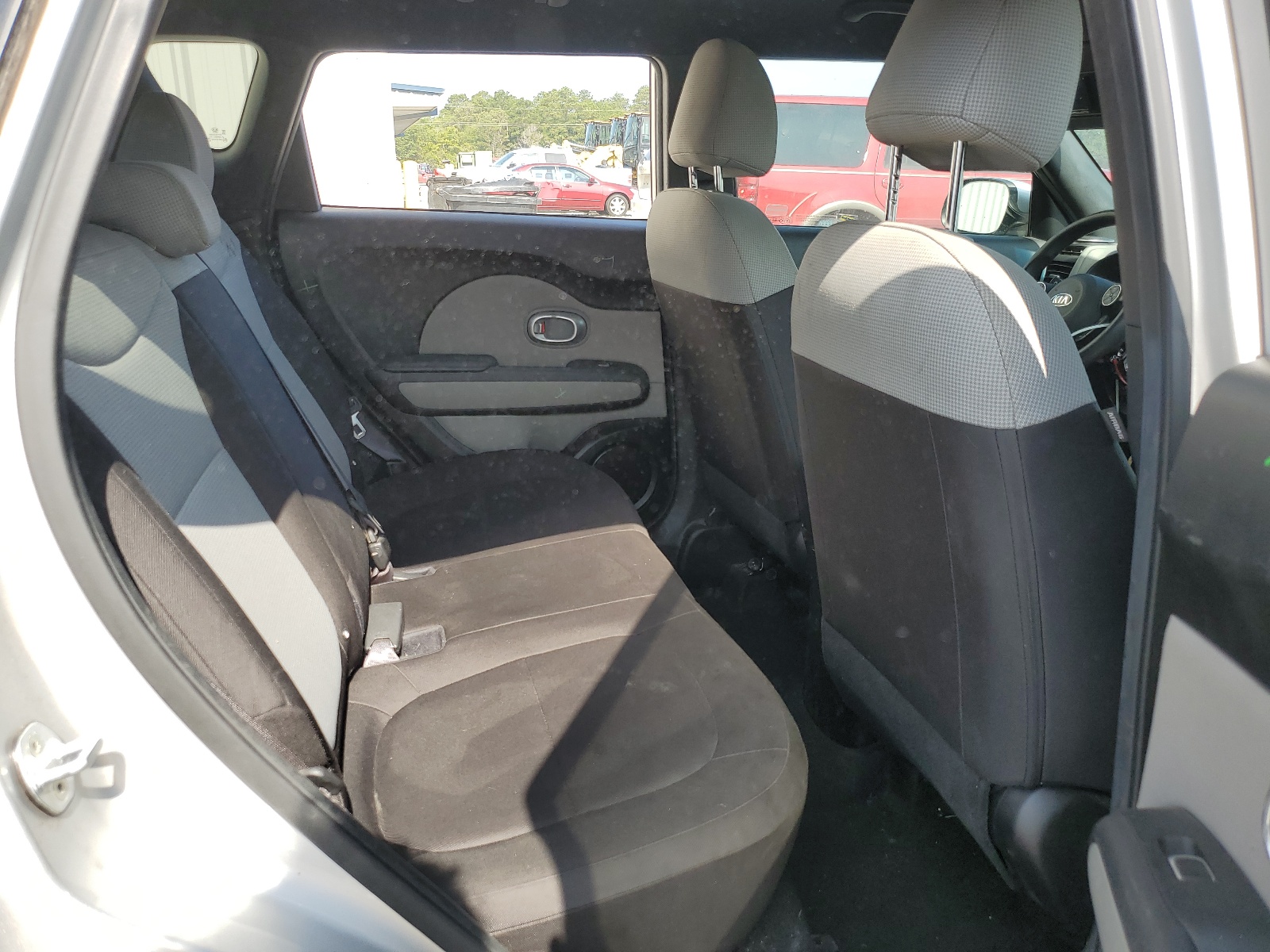 KNDJN2A29J7606438 2018 Kia Soul