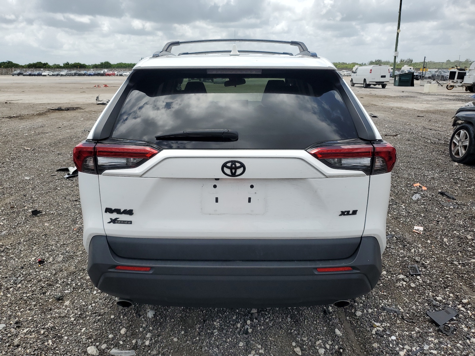 2T3W1RFV1NC185596 2022 Toyota Rav4 Xle