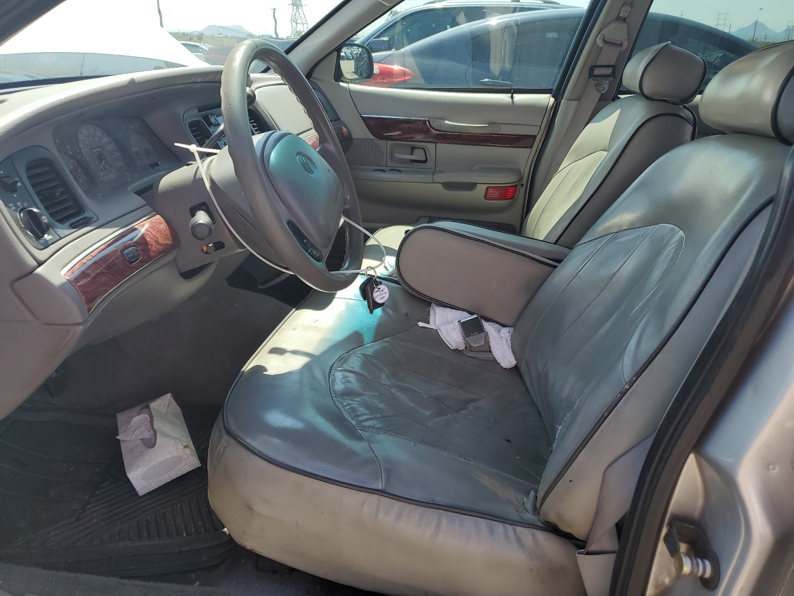 2MEFM74W1YX711174 2000 Mercury Grand Marquis Gs