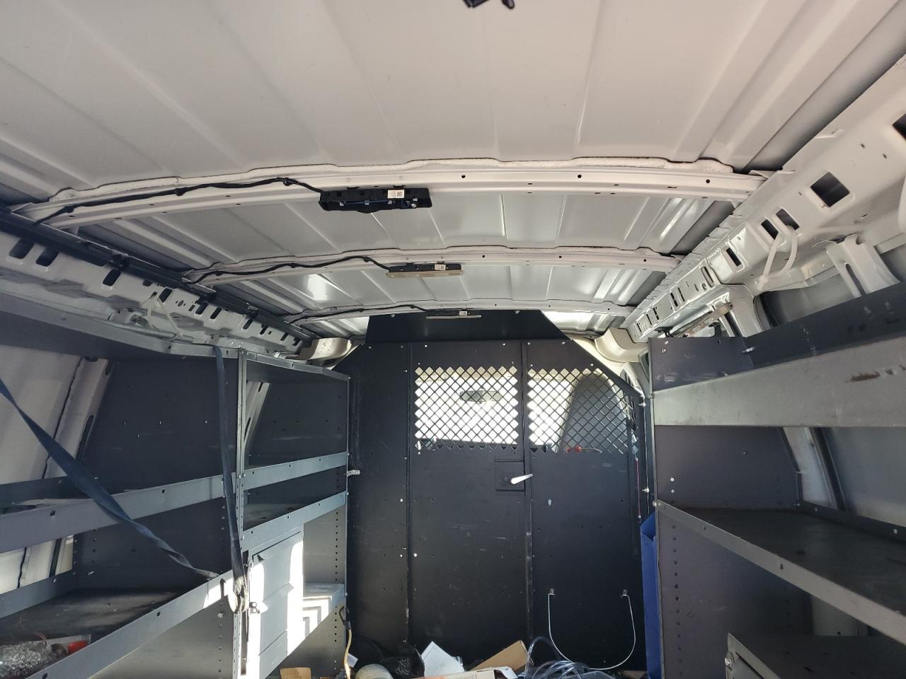 2017 Chevrolet Express G2500 VIN: 1GCWGAFF2H1351330 Lot: 61818154