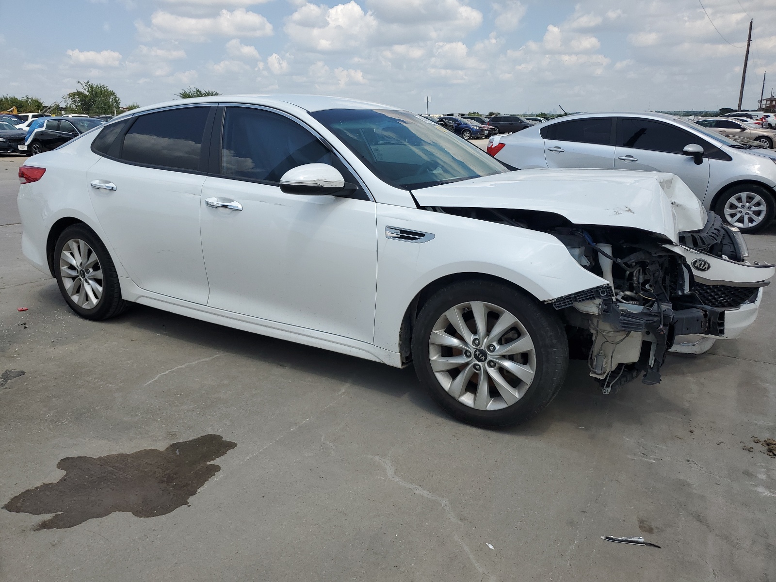 2018 Kia Optima Lx vin: 5XXGT4L33JG250786