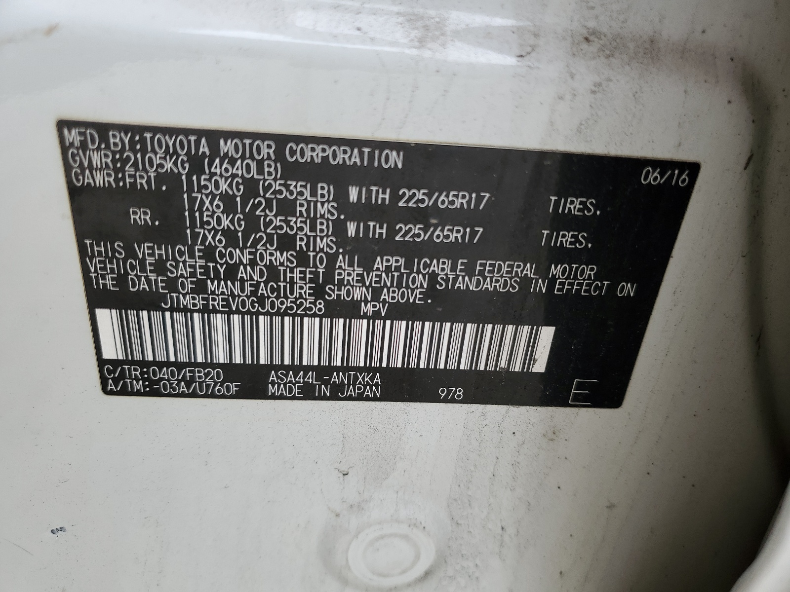 JTMBFREV0GJ095258 2016 Toyota Rav4 Le