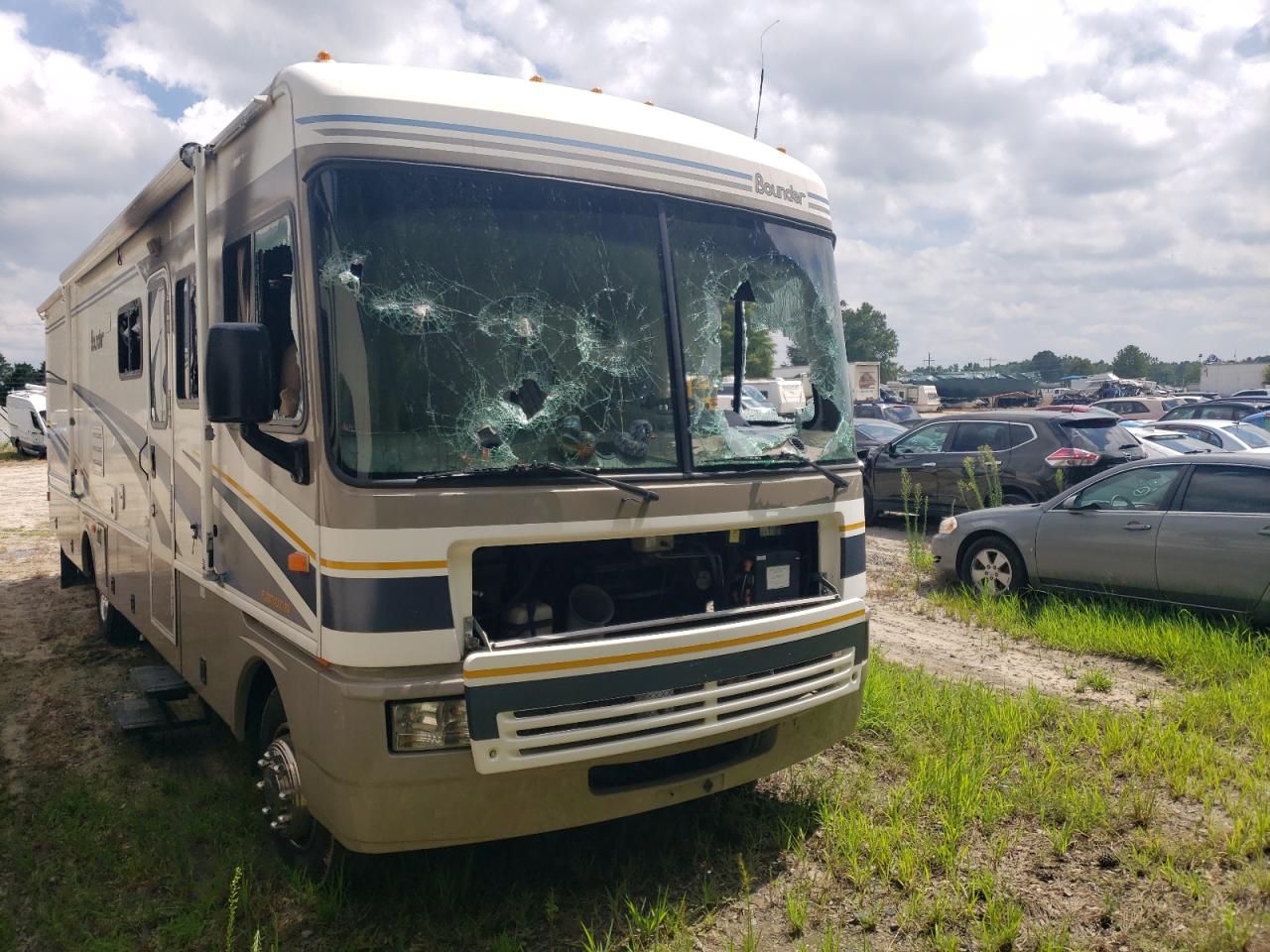 2004 Workhorse Custom Chassis Motorhome Chassis W22 for Sale in Seaford, DE - Burn