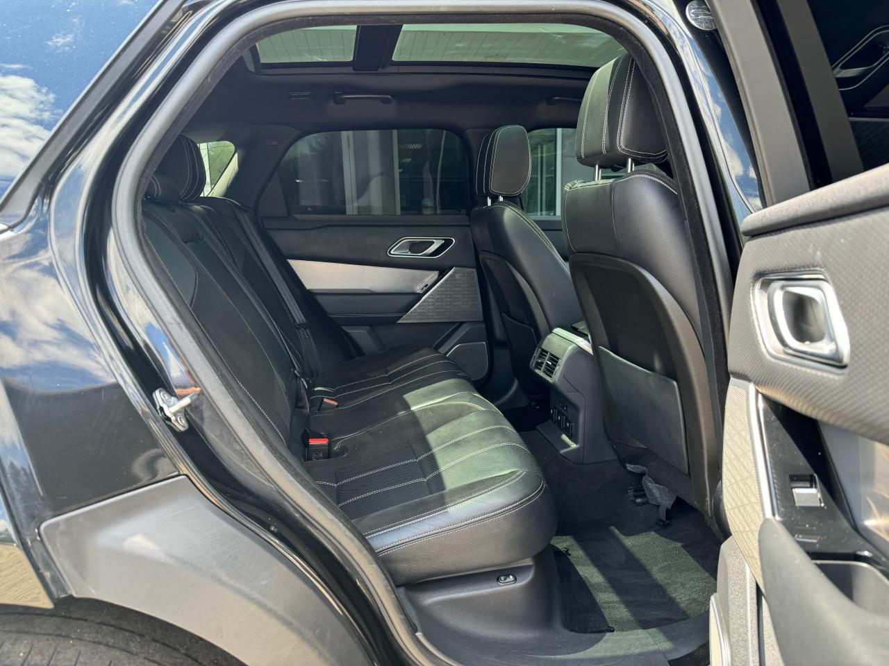 2018 Land Rover Range Rover Velar R-Dynamic Se VIN: SALYL2RX5JA719206 Lot: 64453314