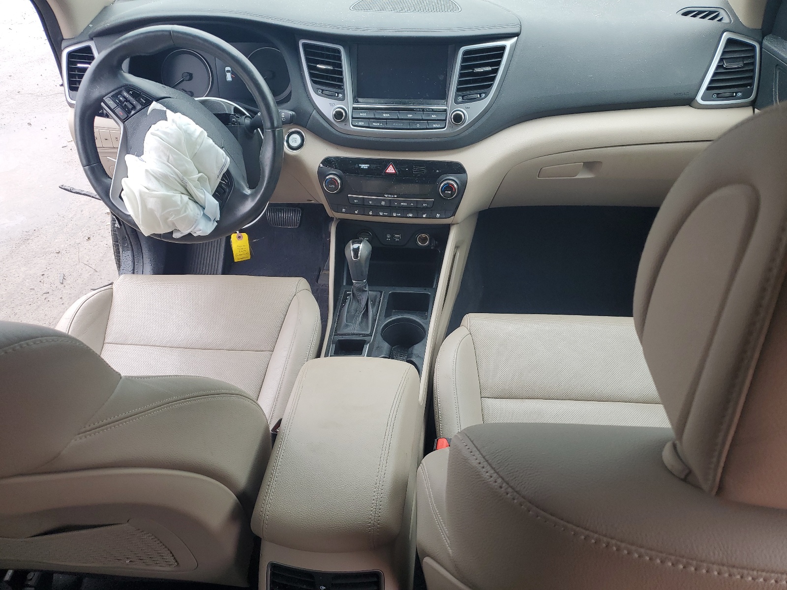 KM8J3CA26JU828105 2018 Hyundai Tucson Value