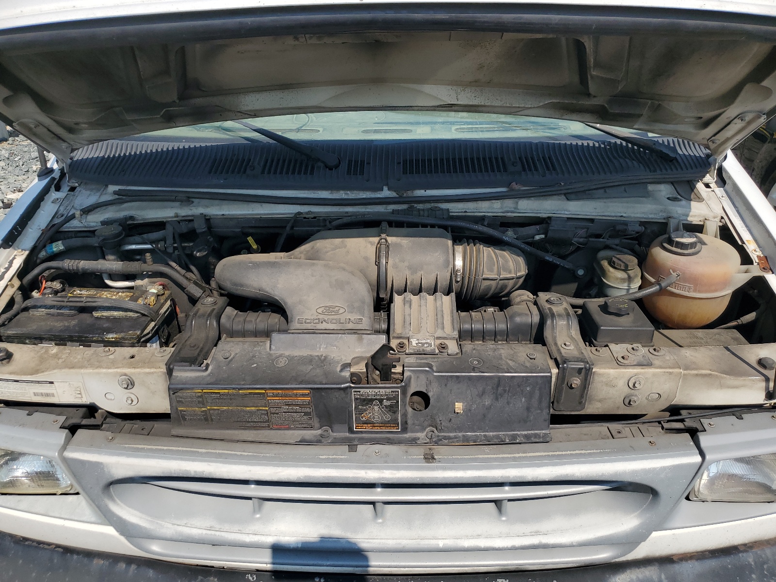 1FTNE24L21HA85692 2001 Ford Econoline E250 Van