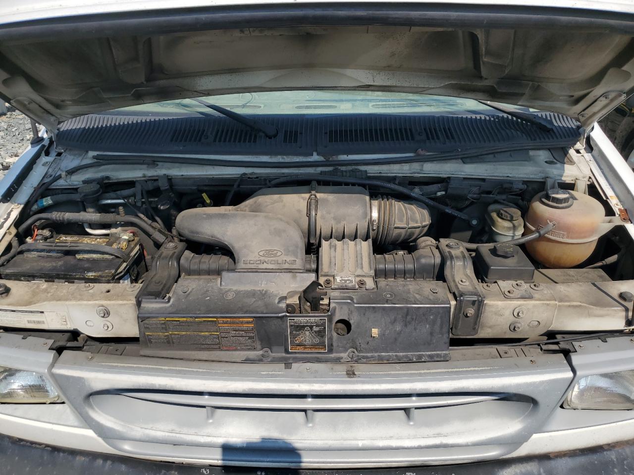 2001 Ford Econoline E250 Van VIN: 1FTNE24L21HA85692 Lot: 62635994