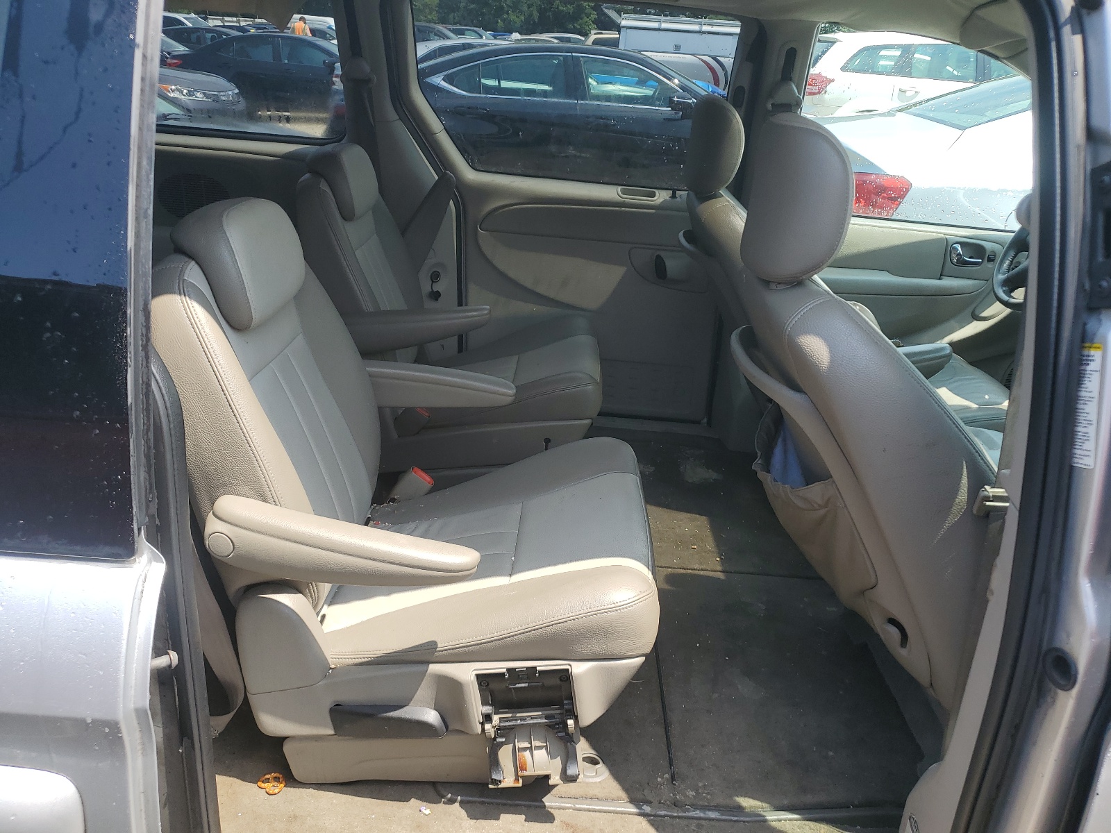 2C4GP54L05R383916 2005 Chrysler Town & Country Touring