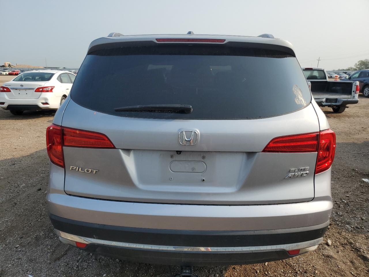 5FNYF6H04HB073815 2017 Honda Pilot Elite