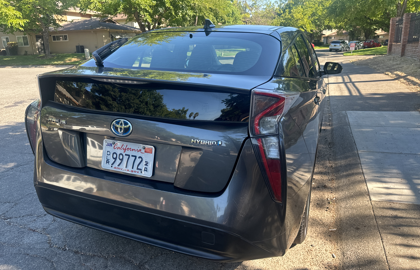 2017 Toyota Prius vin: JTDKARFU1H3034138