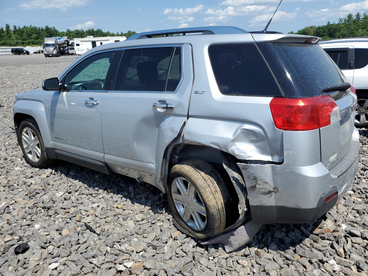 2011 GMC Terrain - Image 2