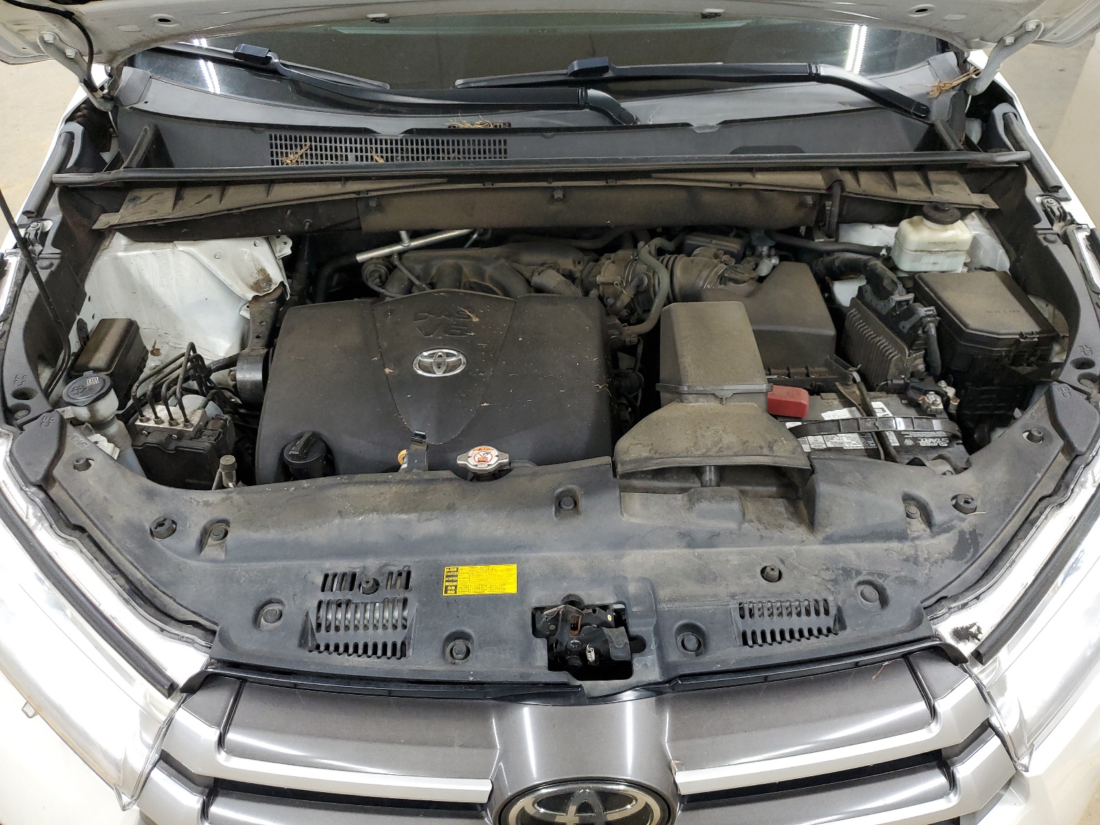 5TDKZRFH5JS536439 2018 Toyota Highlander Se