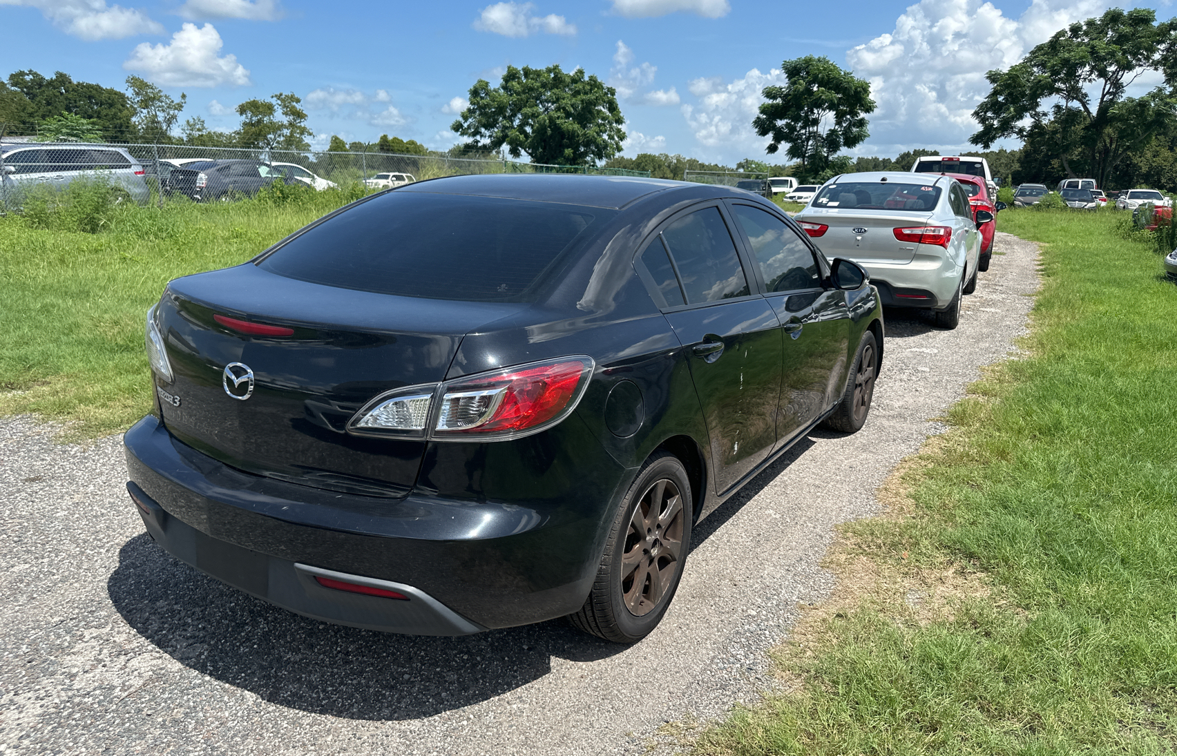 JM1BL1VF8B1400842 2011 Mazda 3 I