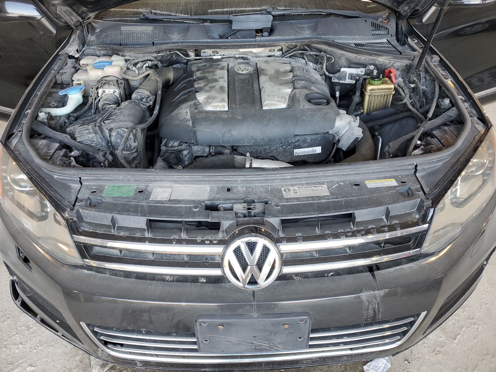 WVGFK9BP7CD002579 2012 Volkswagen Touareg V6 Tdi