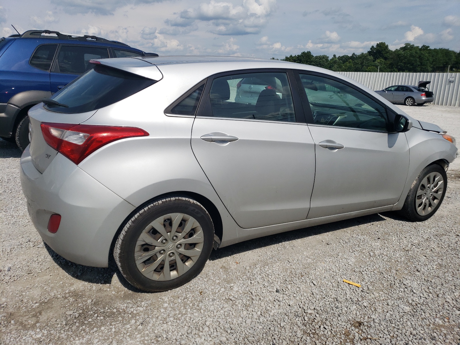 2017 Hyundai Elantra Gt vin: KMHD35LH7HU373964