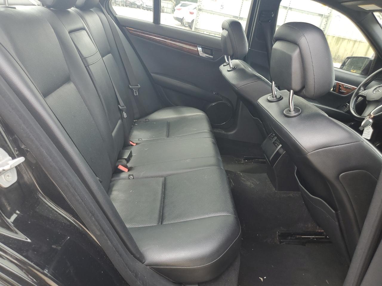 2010 Mercedes-Benz C 300 4Matic VIN: WDDGF8BB2AF502913 Lot: 63830144