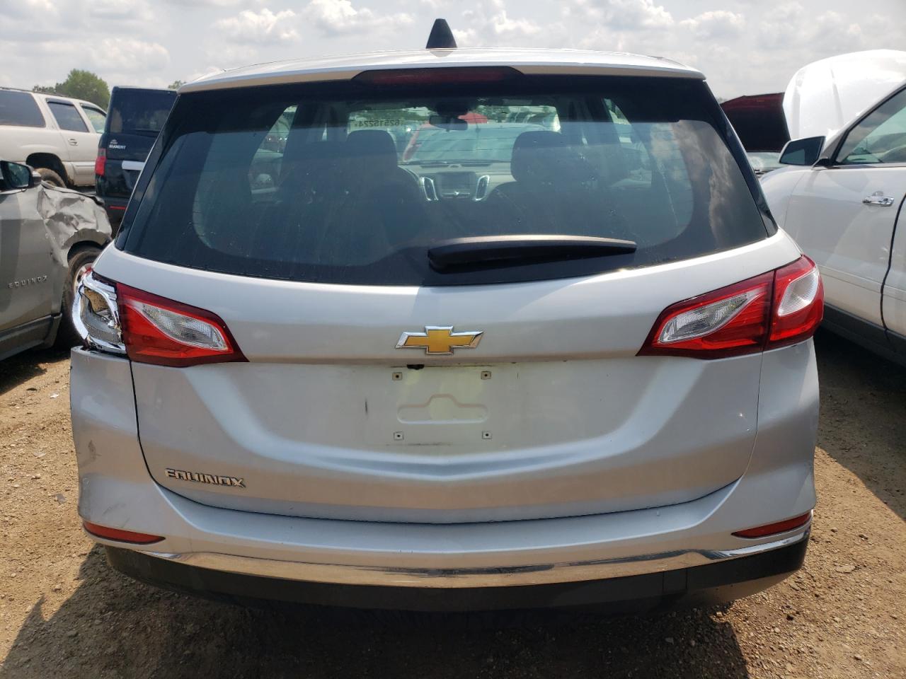 2GNAXHEV6J6197503 2018 Chevrolet Equinox Ls