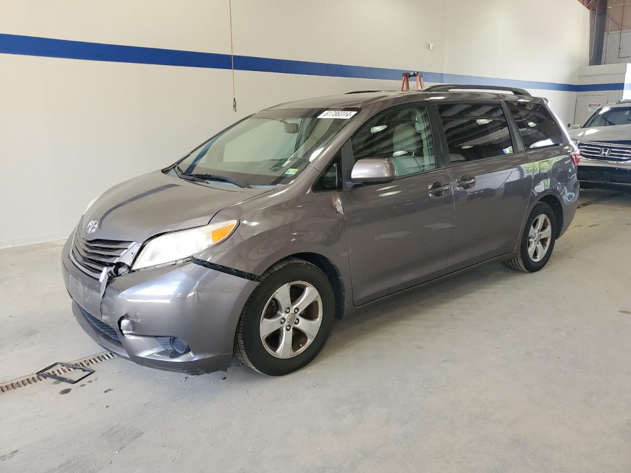 5TDKK3DCXFS528675 2015 TOYOTA SIENNA - Image 1