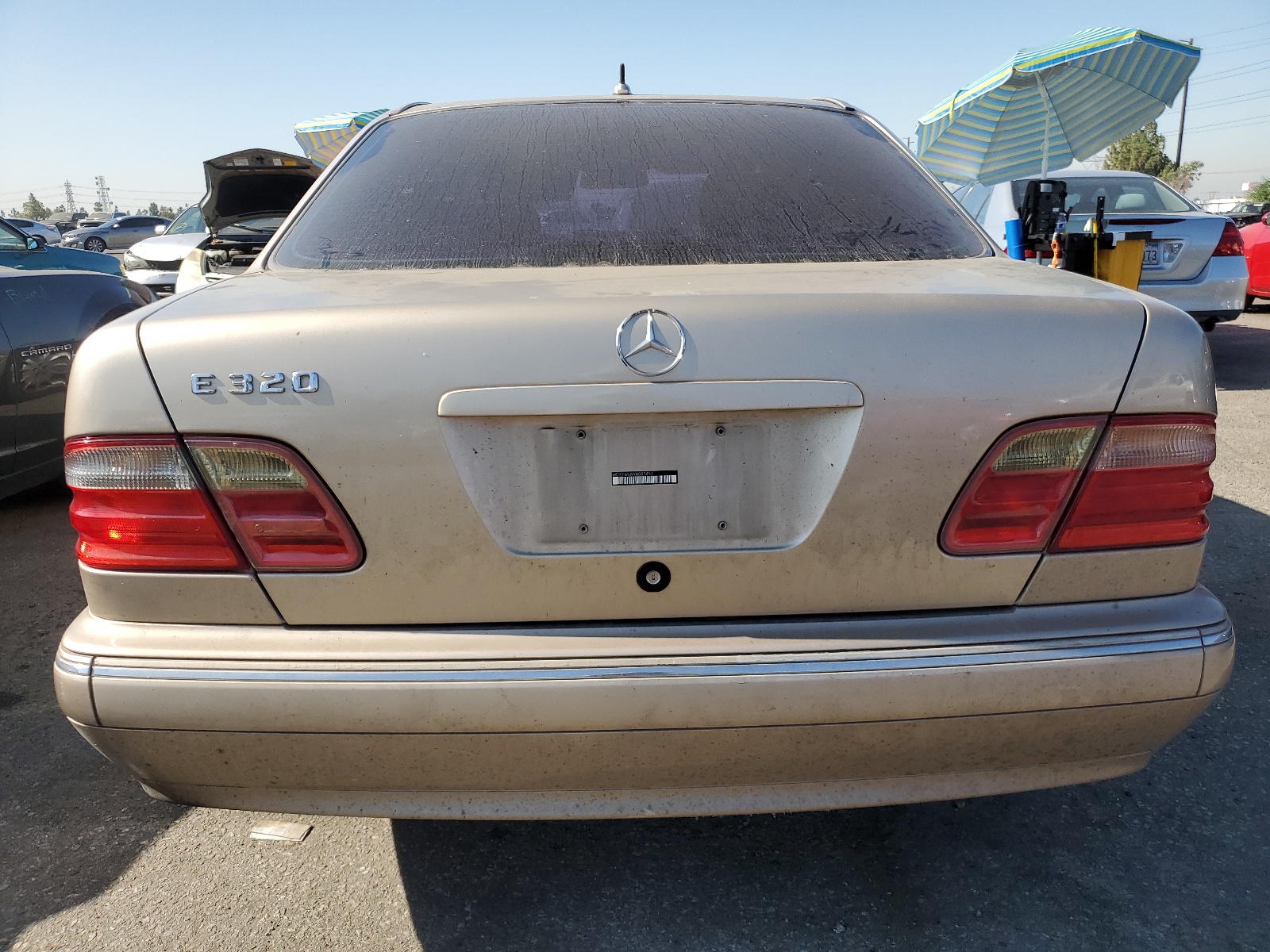 WDBJF65J9YB083451 2000 Mercedes-Benz E 320