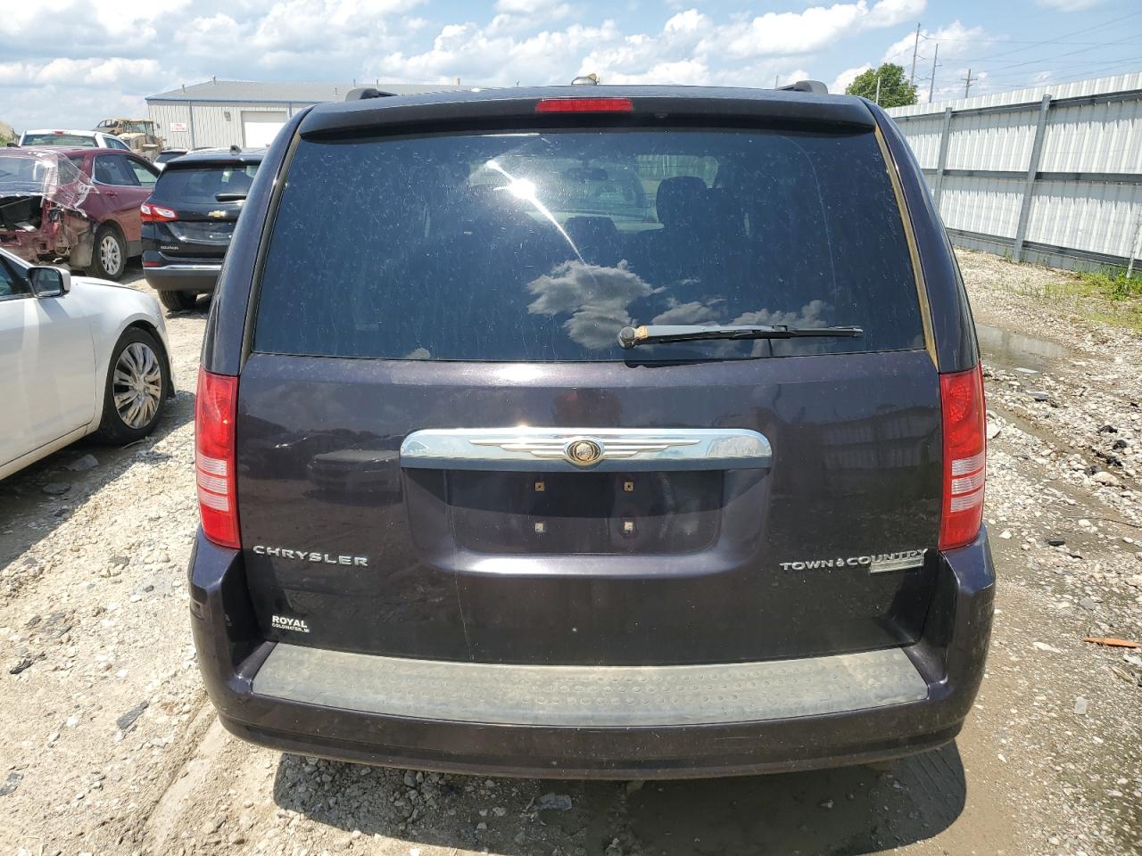 2010 Chrysler Town & Country Touring VIN: 2A4RR5D1XAR250408 Lot: 63181824