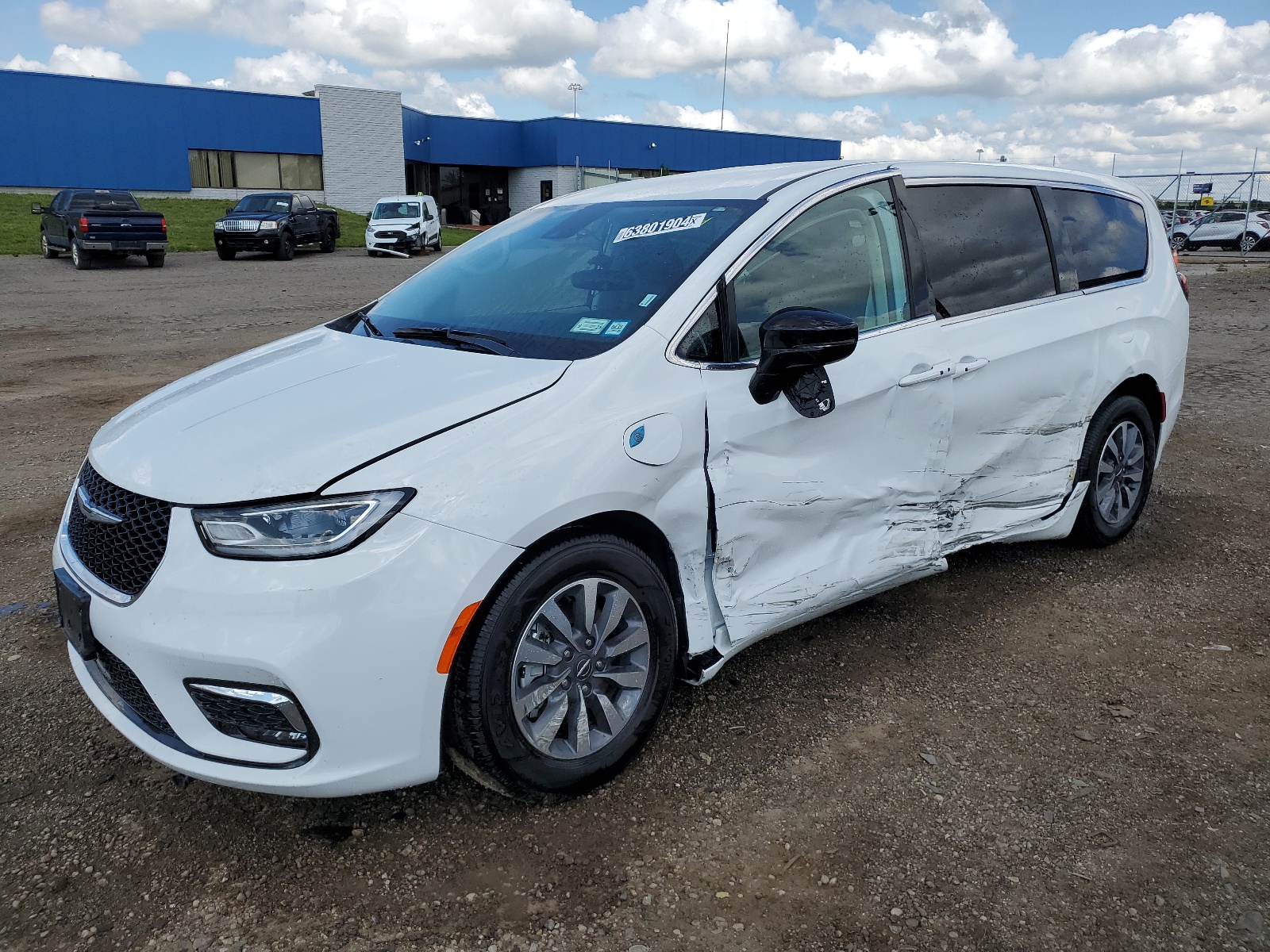 2024 Chrysler Pacifica Hybrid Select vin: 2C4RC1S70RR153625