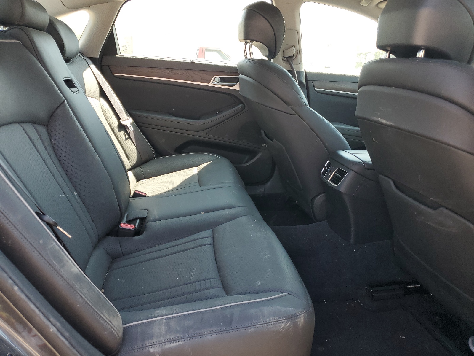 KMTFN4JE6KU328016 2019 Genesis G80 Base