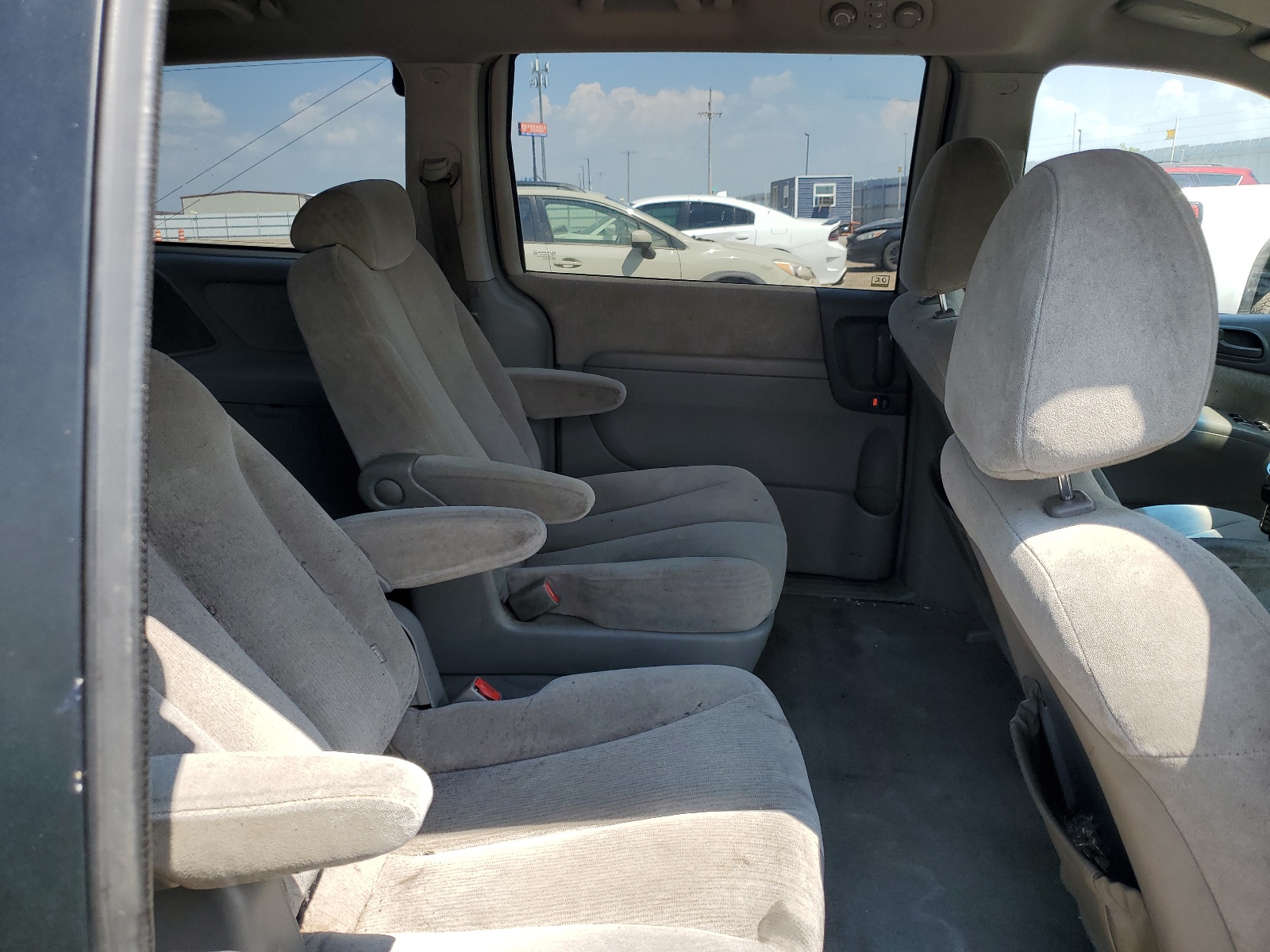 KNDMB233566095660 2006 Kia Sedona Ex