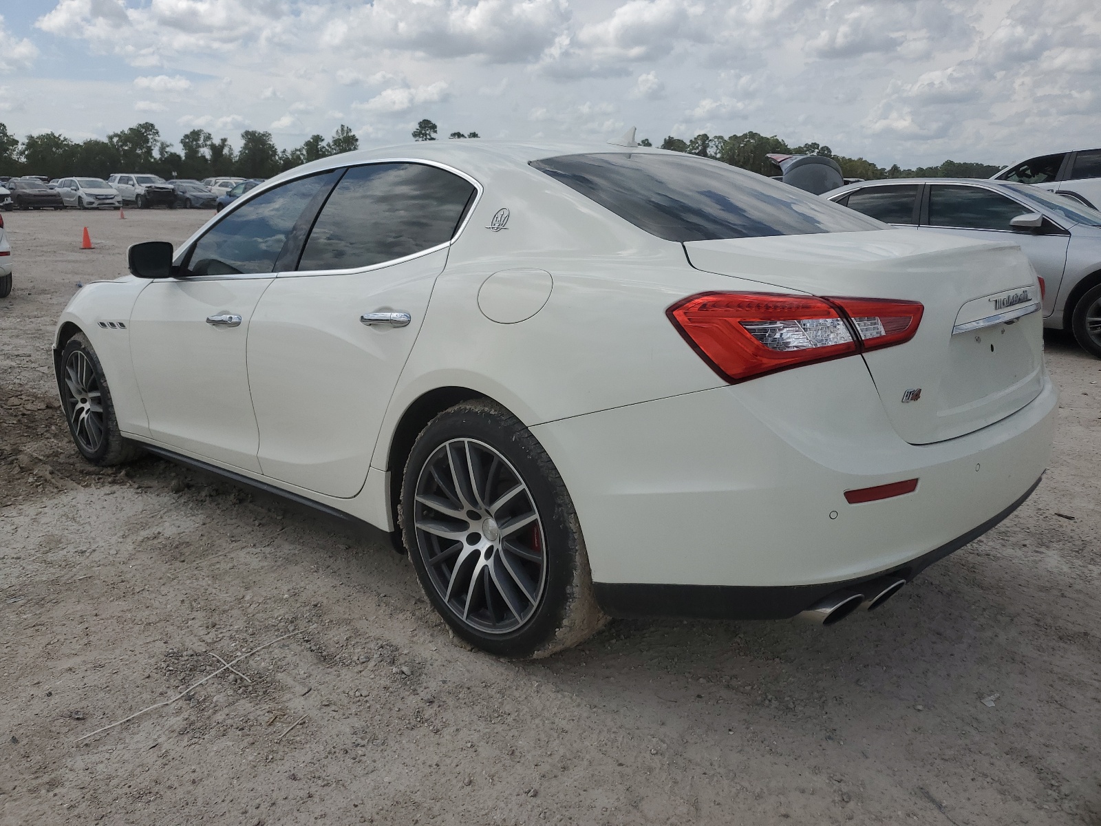 2014 Maserati Ghibli S vin: ZAM57RTA1E1097670