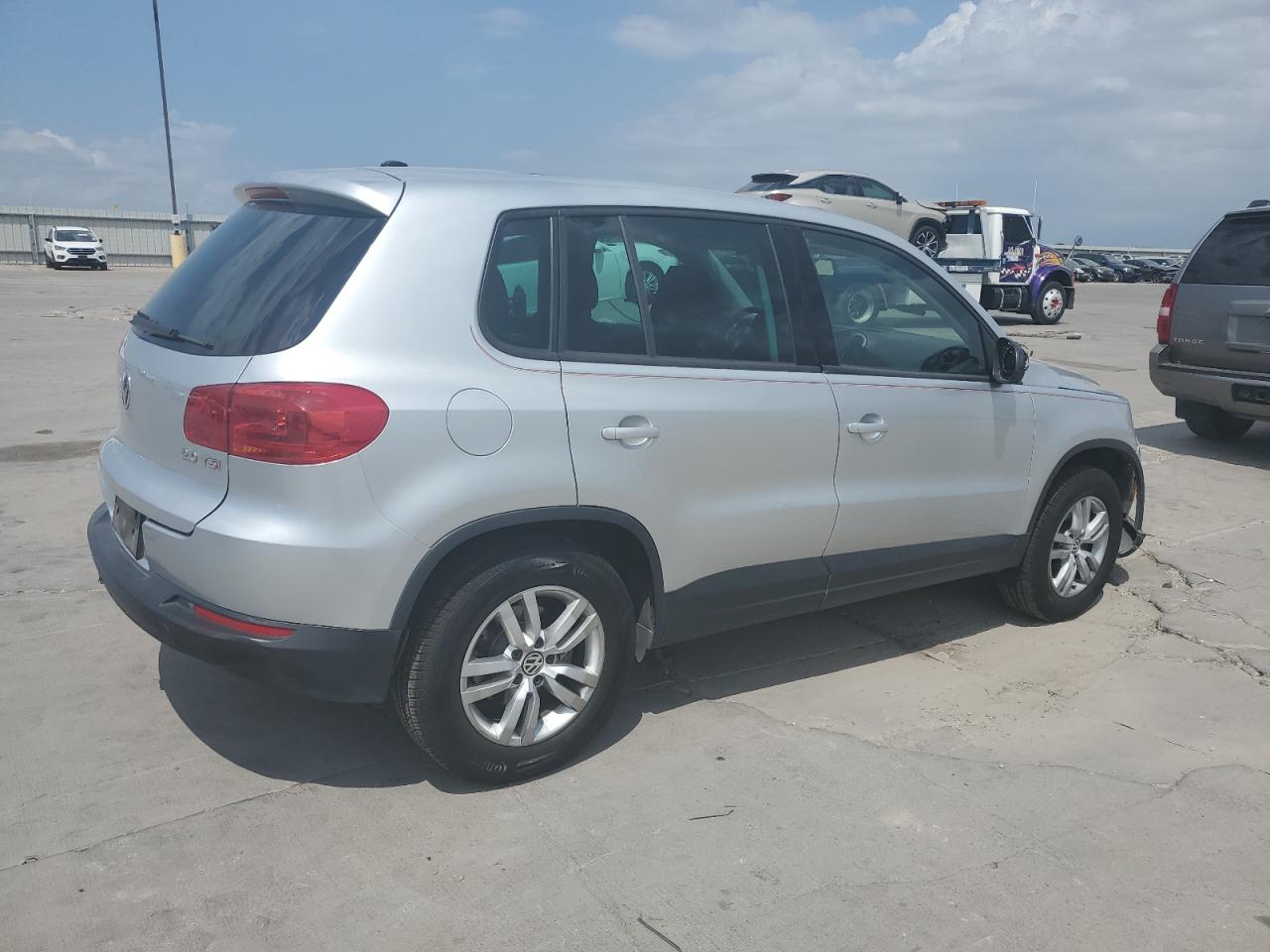 2013 Volkswagen Tiguan S VIN: WVGAV3AX2DW592051 Lot: 61846034