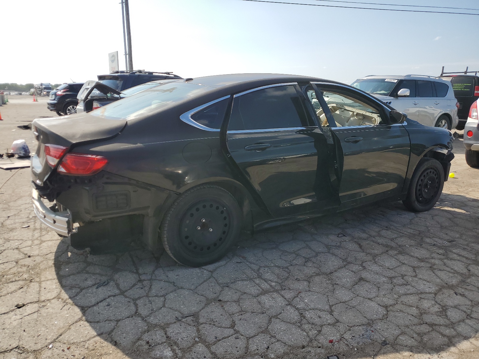 2015 Chrysler 200 Limited vin: 1C3CCCAB4FN552073