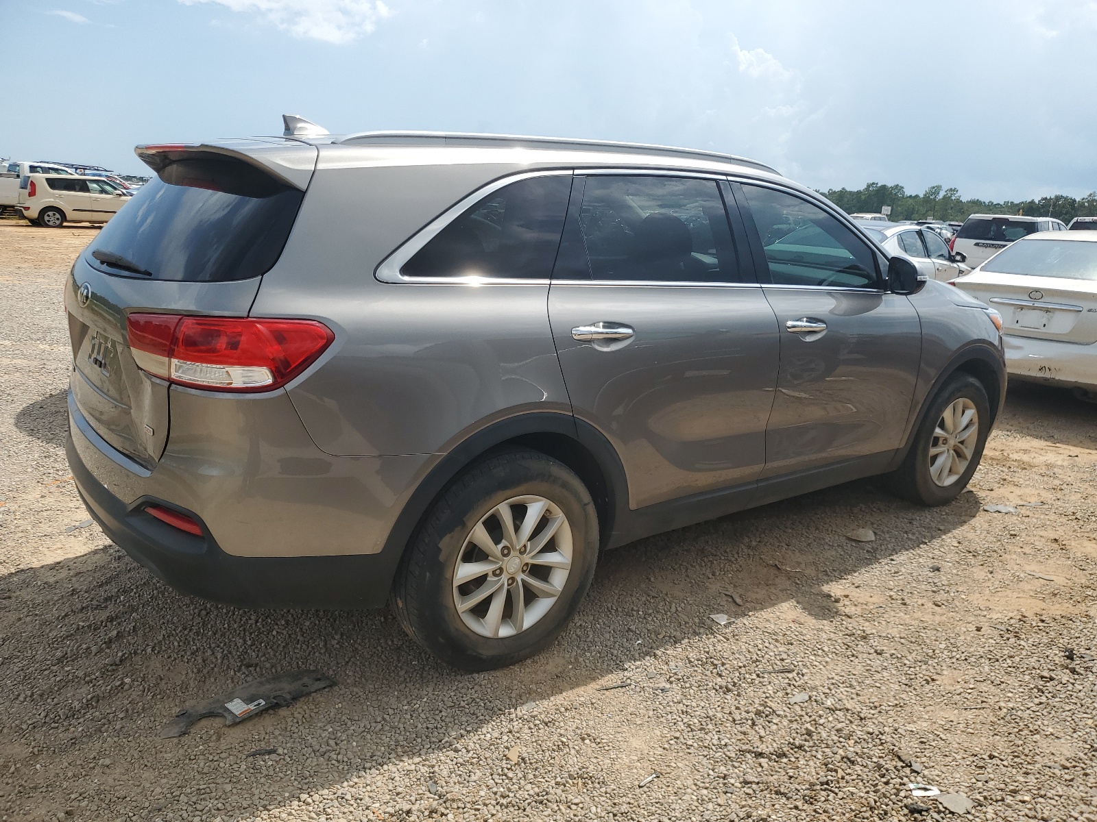 2018 Kia Sorento Lx vin: 5XYPG4A38JG401768