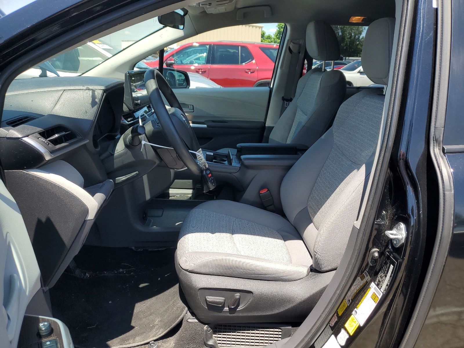 5TDKRKEC5NS107241 2022 Toyota Sienna Le